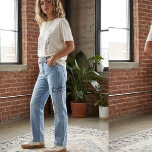 SHEIN  Light Wash Cargo Jeans for Women - Light Blue-
Size small